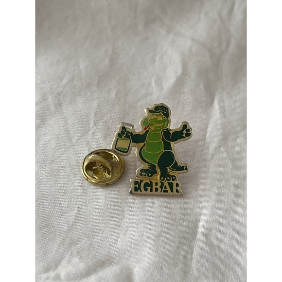 Vintage/Antique "Egbar" The Alligator Resin Epoxy Lapel Pin - Picture 3 of 10
